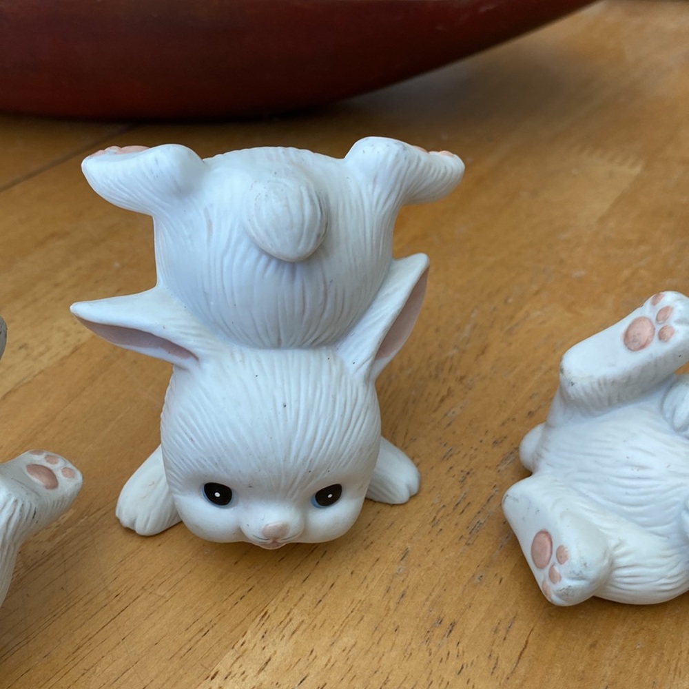 Vintage Homco ceramic bunnies/rabbits figurines 
Trio - Picture 5 of 10